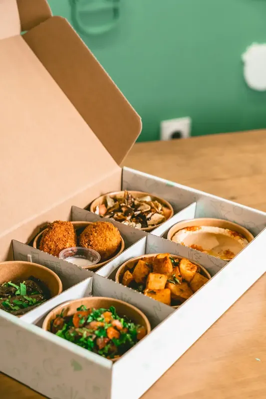 Plateau mezzés libanais à partager — houmous, falafels, taboulé — YallaEat Lyon 9